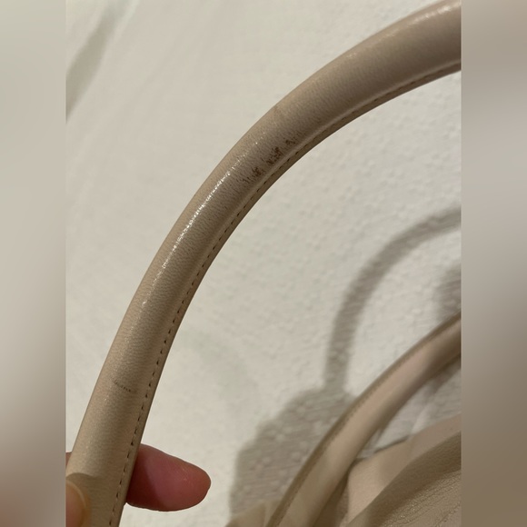 Salvatore Ferragamo Gancini Marissa Leather Zippered Cream Purse - Picture 3 of 6